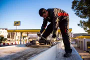 Driver checking a tanker - Renault Trucks